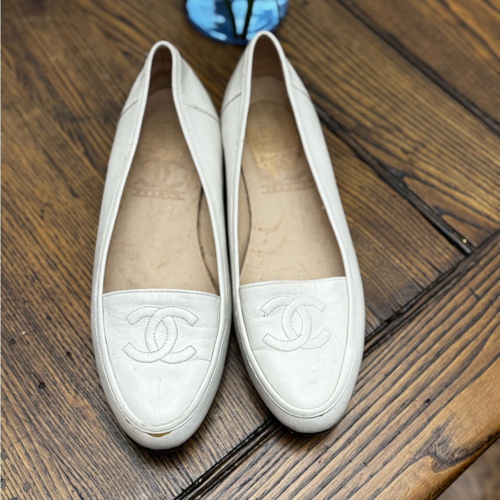 Vintage Chanel Flats SZ 8